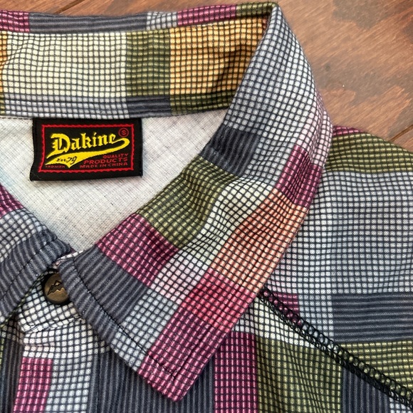 DAKINE snowboarding long sleeve plaid graphic button up small - Picture 3 of 4
